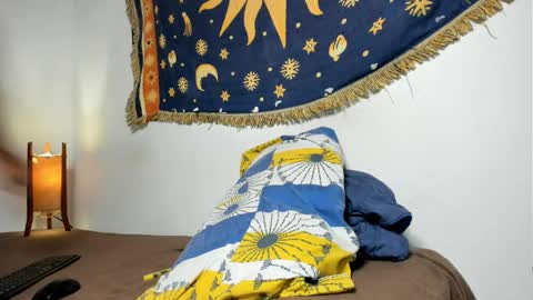 jaacksn online show from April 7, 8:04 am