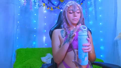 jade 18  online show from December 8, 6:39 pm