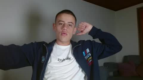 Snapshot of jac0b_x chatting on February 15, 10:39 pm Tyler online show from February 15, 10:39 pm