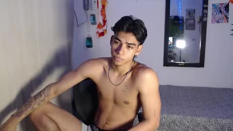 Snapshot of jack160724 chatting on December 18, 10:49 pm jack160724 online show from December 18, 10:49 pm