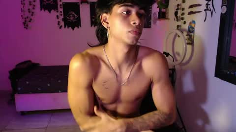 Snapshot of jack160724 chatting on May 21, 2:40 am jack160724 online show from May 21, 2:40 am