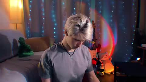 brestonsweet online show from December 19, 6:42 am