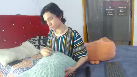 Snapshot of jack_s21 chatting on November 30, 3:32 am Laick online show from November 30, 3:32 am