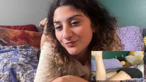 Snapshot of jackalopeangel chatting on December 18, 4:51 am Hazel online show from December 18, 4:51 am