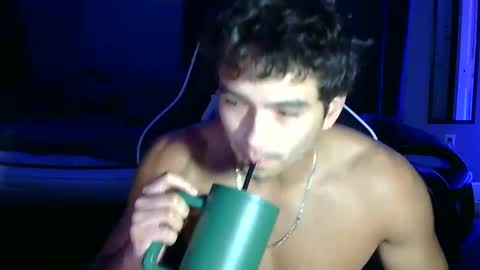 Snapshot of jackcolletto chatting on May 17, 12:41 am bigenoughtohug online show from May 17, 12:41 am