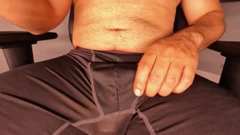 Snapshot of jackenwatch chatting on October 16, 5:52 am jackenwatch online show from October 16, 5:52 am