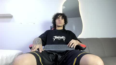 Jackes Taylor online show from April 2, 4:54 am