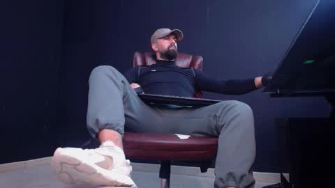 JackEthan online show from October 18, 6:05 am