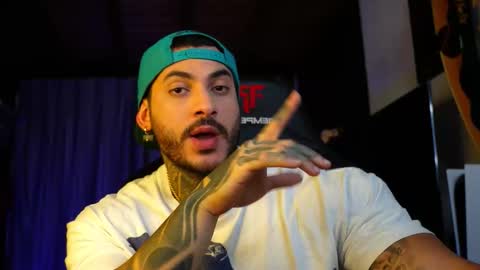 Snapshot of jackson__cottonwood chatting on November 22, 7:57 pm JC online show from November 22, 7:57 pm