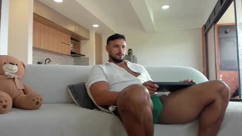 Jackson Wayne online show from November 4, 1:32 pm