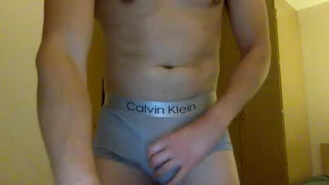 jackt092 online show from May 11, 9:34 pm