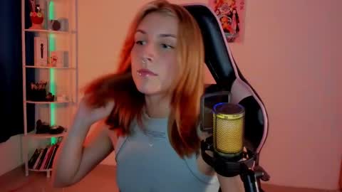 Snapshot of jacky_croft chatting on January 13, 3:34 am Linda Sofia help me get to 100 thumbs up online show from January 13, 3:34 am