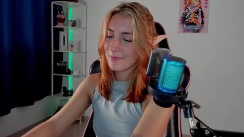 Snapshot of jacky_croft chatting on January 13, 7:32 am Linda Sofia help me get to 100 thumbs up online show from January 13, 7:32 am