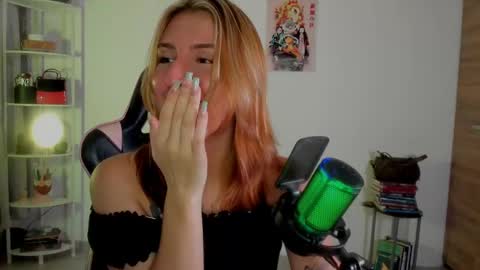 Snapshot of jacky_croft chatting on February 2, 3:54 am Linda Sofia help me get to 100 thumbs up online show from February 2, 3:54 am