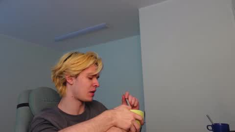 Snapshot of jacob_devon chatting on February 14, 7:05 am JACOB DEVON online show from February 14, 7:05 am