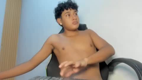jacob_x21 online show from June 25, 3:49 pm