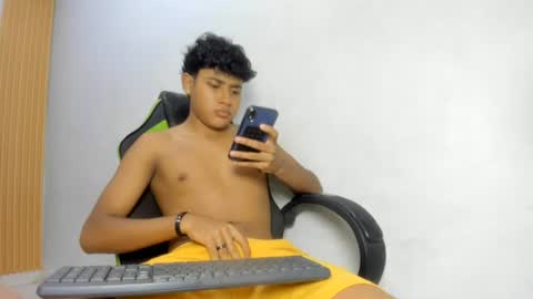 jacob_x21 online show from June 28, 5:52 pm