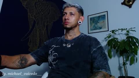 Michael Caicedo online show from October 9, 5:27 am