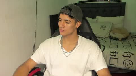 Snapshot of jacobbakerr chatting on June 22, 11:57 pm Jacobbakerr online show from June 22, 11:57 pm