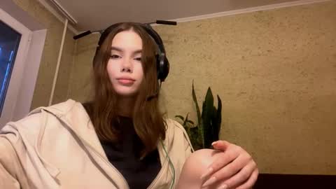 Adeline online show from October 17, 12:30 pm