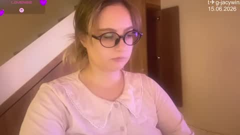 Snapshot of jacywinslat chatting on June 15, 8:49 am jacywinslat online show from June 15, 8:49 am