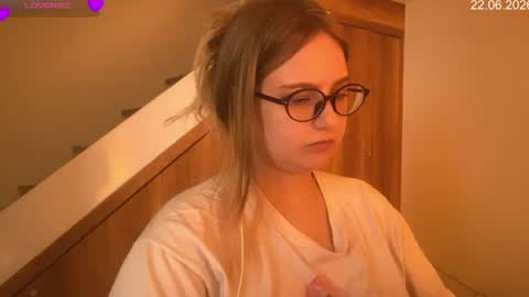 Snapshot of jacywinslat chatting on June 23, 6:44 am jacywinslat online show from June 23, 6:44 am