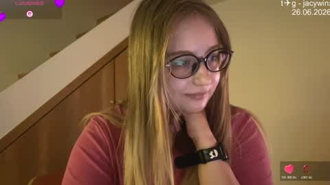 Snapshot of jacywinslat chatting on June 26, 10:52 am jacywinslat online show from June 26, 10:52 am