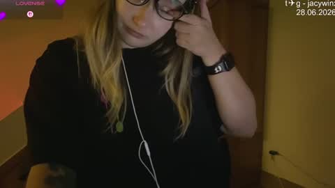 Snapshot of jacywinslat chatting on June 28, 3:07 pm jacywinslat online show from June 28, 3:07 pm