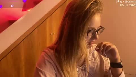 Snapshot of jacywinslat chatting on July 5, 7:32 pm jacywinslat online show from July 5, 7:32 pm