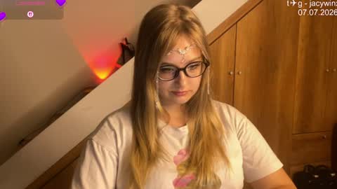 Snapshot of jacywinslat chatting on July 8, 8:24 pm jacywinslat online show from July 8, 8:24 pm