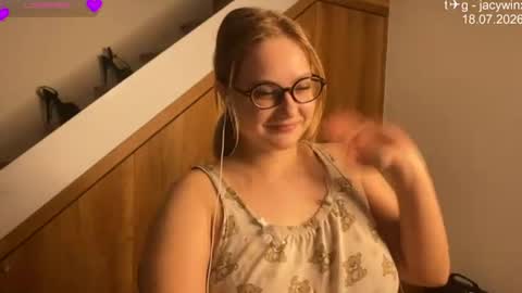 Snapshot of jacywinslat chatting on July 20, 12:03 am jacywinslat online show from July 20, 12:03 am