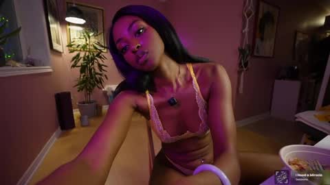 Snapshot of jada_valentine chatting on May 18, 4:07 am Jada online show from May 18, 4:07 am