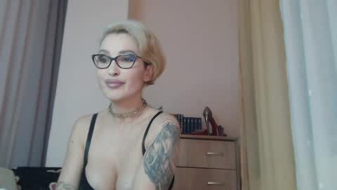 Jada online show from May 30, 7:00 pm