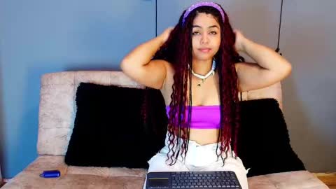 Snapshot of jade_brunnette chatting on October 8, 8:39 pm Jade Brunete online show from October 8, 8:39 pm