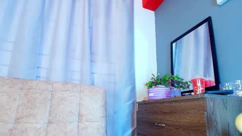 Snapshot of jade_brunnette chatting on November 2, 8:11 pm Jade Brunete online show from November 2, 8:11 pm