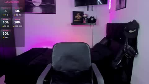 Snapshot of jade_candy21 chatting on February 20, 10:37 am jade_candy21 online show from February 20, 10:37 am