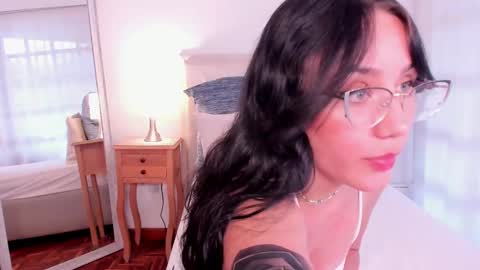 Snapshot of jade_evergreen_ chatting on December 16, 5:54 pm Jade online show from December 16, 5:54 pm