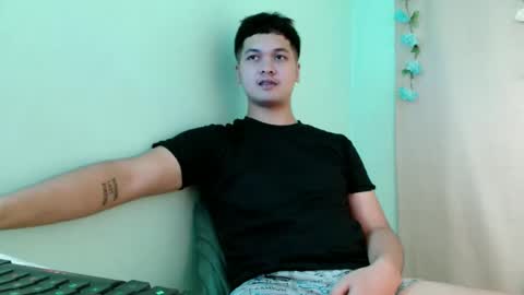 jade_halo online show from April 4, 7:00 pm