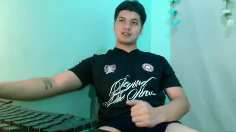 jade_halo online show from April 14, 2:34 pm