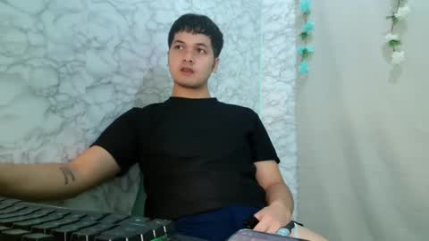 jade_halo online show from April 16, 12:39 pm