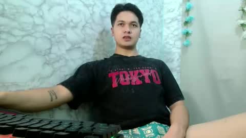 Snapshot of jade_halo chatting on May 10, 12:43 pm jade_halo online show from May 10, 12:43 pm