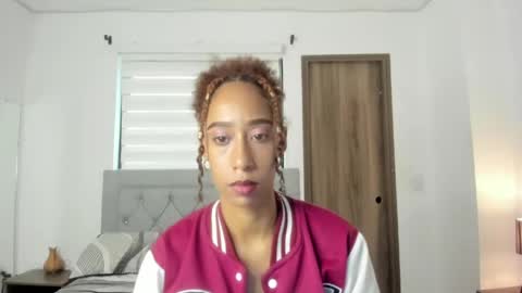 Jade smile online show from April 15, 12:34 pm