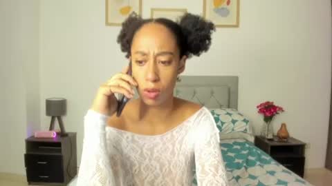 Snapshot of jade_obi chatting on July 4, 4:13 pm Jade smile online show from July 4, 4:13 pm