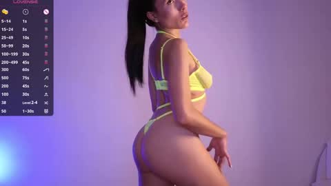 Snapshot of jade_paris chatting on September 13, 7:19 am Jade Paris online show from September 13, 7:19 am