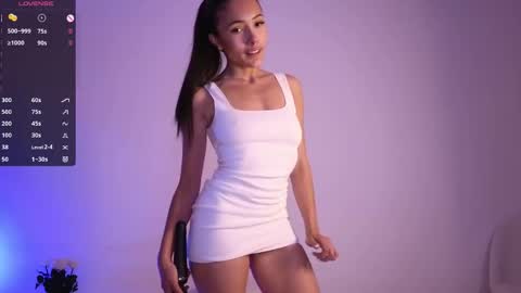 Snapshot of jade_paris chatting on October 19, 8:26 am Jade Paris online show from October 19, 8:26 am