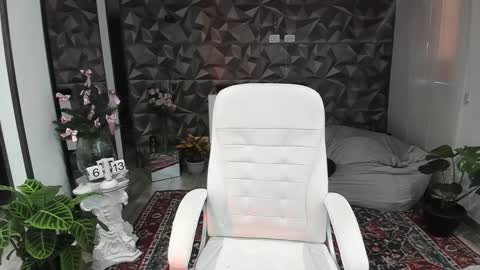 Snapshot of jade_porn chatting on December 8, 11:24 am Jade independent model online show from December 8, 11:24 am