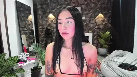 Snapshot of jade_porn chatting on January 27, 11:43 am Jade independent model online show from January 27, 11:43 am