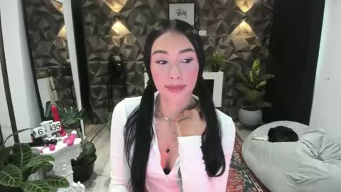 Snapshot of jade_porn chatting on February 11, 11:32 am Jade independent model online show from February 11, 11:32 am