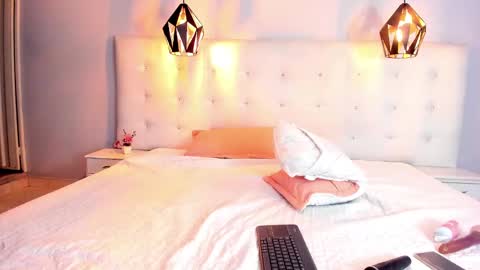 karlla scarlet online show from December 6, 6:59 am