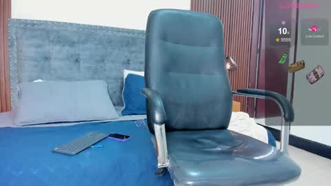 karlla scarlet online show from February 21, 1:23 pm